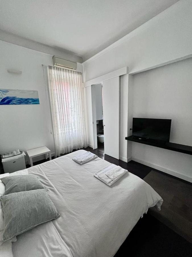 B&B Azuni Home Rome Bagian luar foto